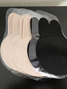 Reusable Adhesive Nipple Covers - Black & Nude (Set)